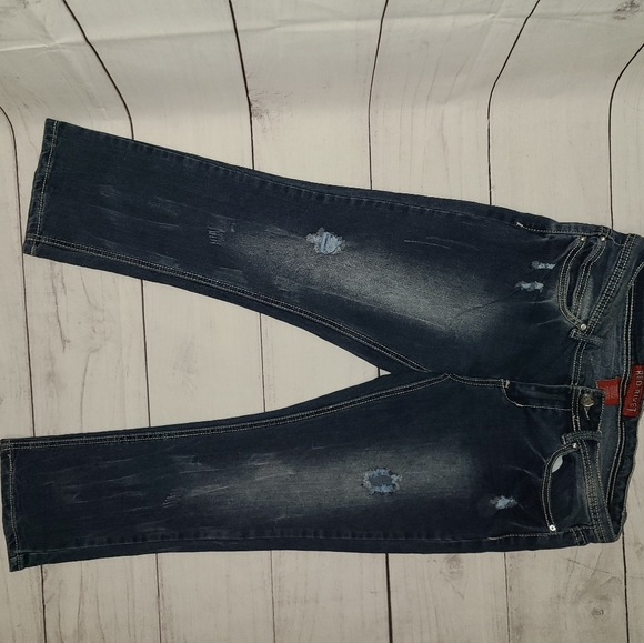 Red Rivet Jean Capri - Picture 4 of 11